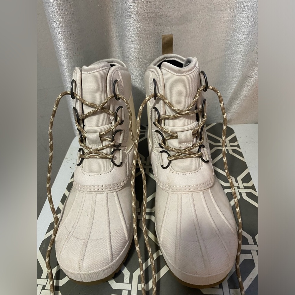 Universal thread Rain boots women’s size 6
